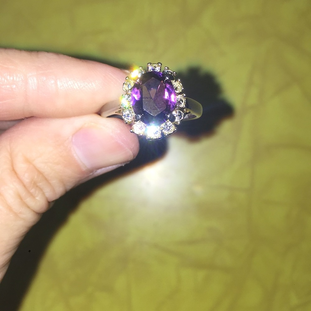 Signed 18KT, Amethyst ring